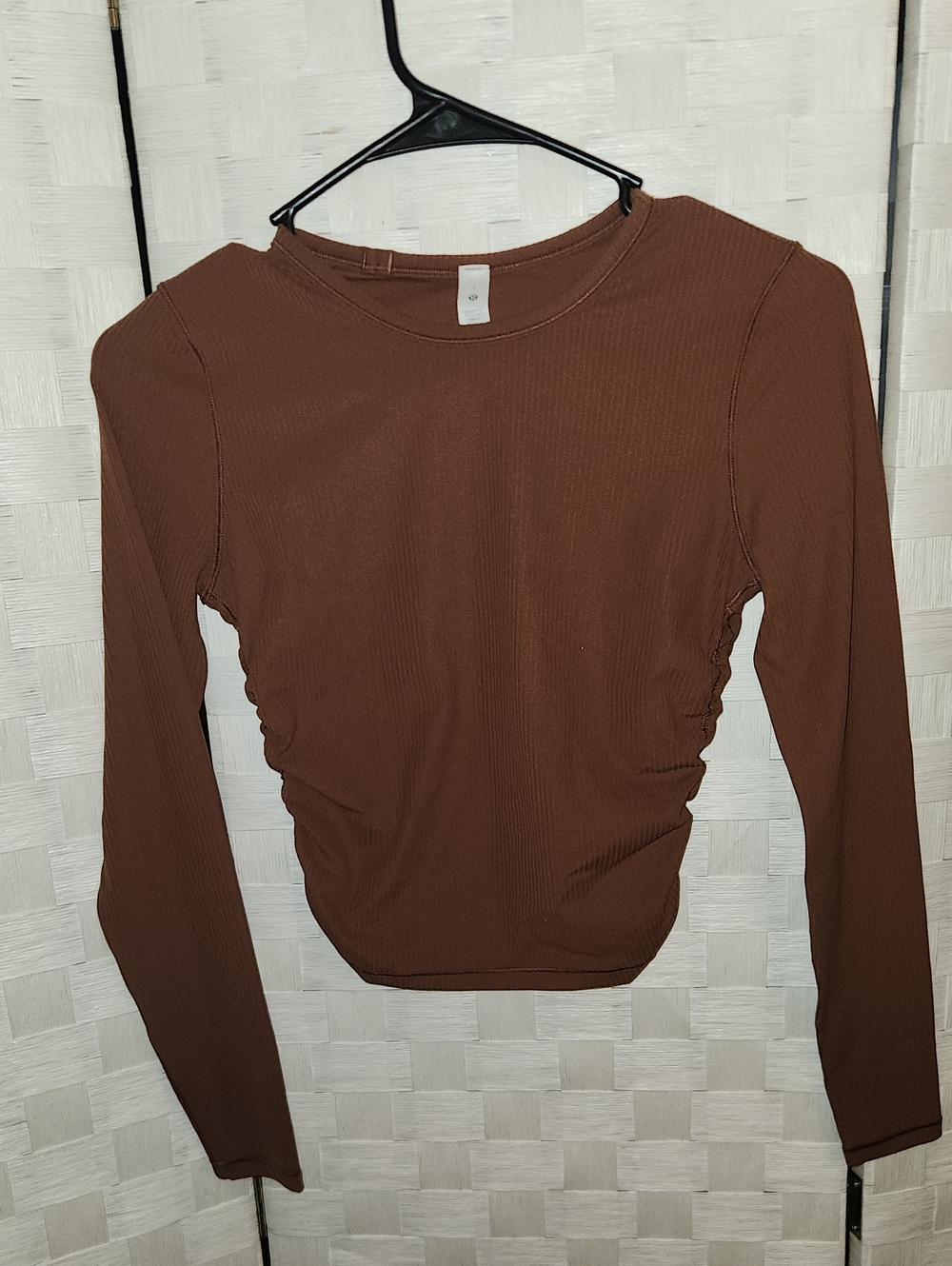 Lululemon Croped Robved Longsleeve Athletic Top Sz 2